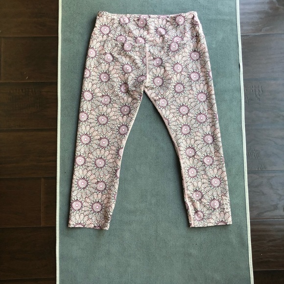 Lorna Jane Karma Core 7/8 Tight - Picture 4 of 7